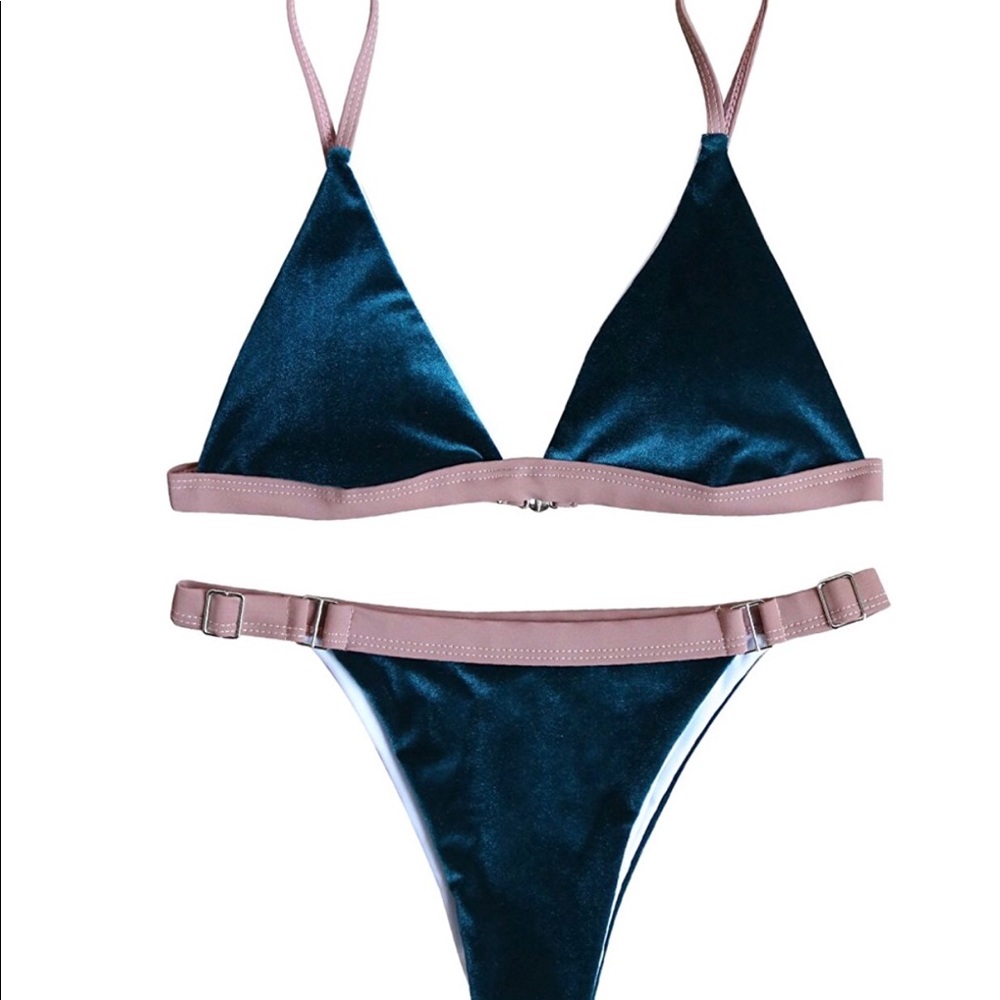Velvet bikini - Picture 2 of 2